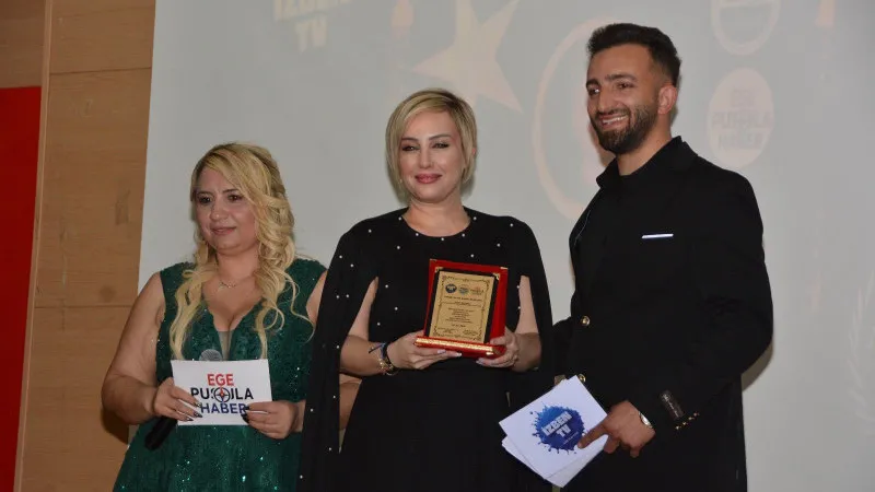 İzmir Şanlıurfa Federasyonu’ndan Hüseyin Kuruçay’a Plaket