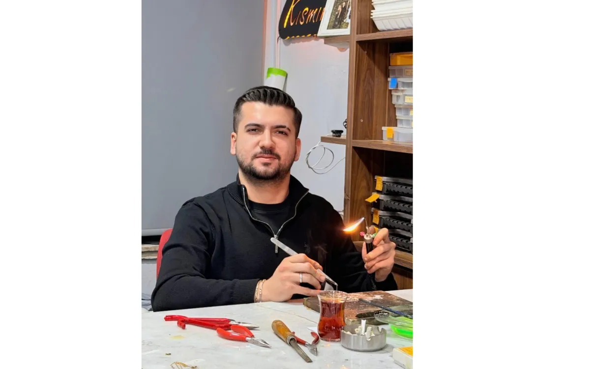 Tarık Tüten ve Efe Tüten, Tarık Usta Kuyumculuk’ta Ustalık Geleneğini Geleceğe Taşıyor