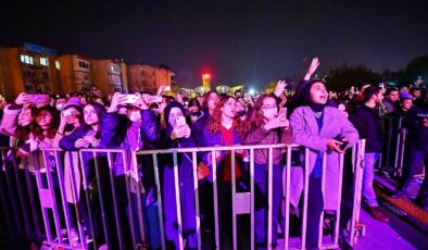İzmirliler 2022’ye müzikle girdi