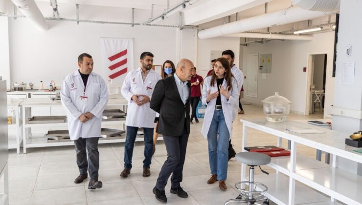 Başkan Soyer Egeşehir Laboratuvarı’nı inceledi