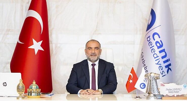 Canik Belediye Başkanı İbrahim Sandıkçı, Ramazan bayramını kutladı