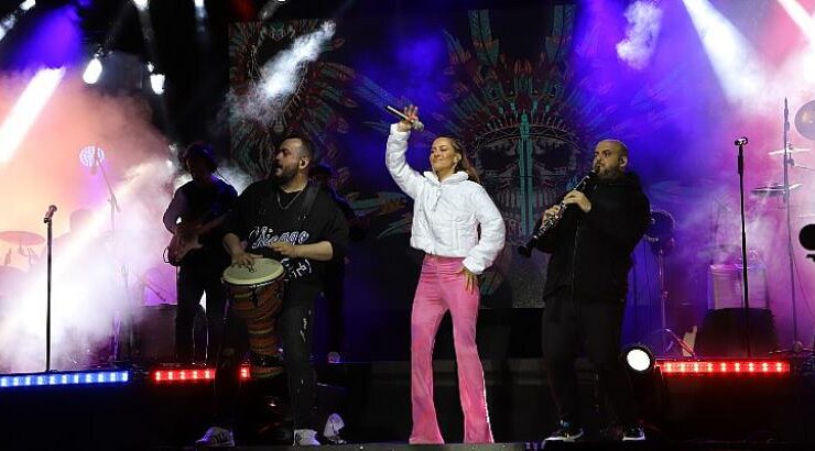 Derya Uluğ Bayındırlılara Unutulmaz Bir Gece Yaşattı