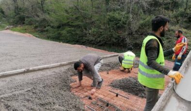 Kocaeli Derince Çal – Turaş köyleri bağlantısına beton yol yapılıyor