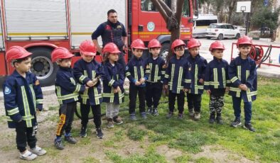 Manisa’da minik öğrenciler ‘İtfaiye Amca’larıyla buluştu