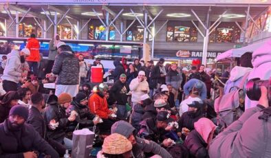 New York Times Meydanı’nda iftar ve teravih