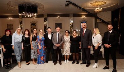 Ahmet Çolakbayrakdar berber ve kuaförlerle buluştu