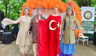 Annelerden geleneksel buluşma