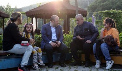 Bakan Varank Bursa’da depremzedelerle buluştu