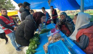 Bursa Yenişehir’de CHP’li gençler sahada