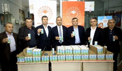 Bursa Yenişehir’de öğrencilere süt ikramı