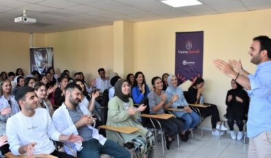 Diyarbakır’da öğrencilere motivasyon semineri