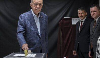Erdoğan: Sandıklara sıkı sıkıya sahip çıkma vakti
