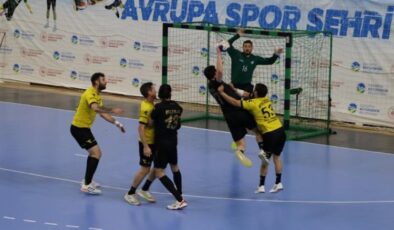 Erkekler Süper’de son finalisti 3. maç belirleyecek