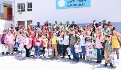 Hataylı depremzedelere çocuklara Alinur Aktaş morali