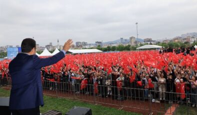 İmamoğlu ‘Demokrasi Neferleri’ ile buluştu