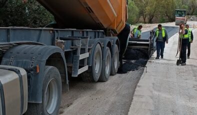 Kayseri Akkışla’da sıcak asfalt çalışması