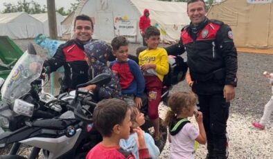 Keşan polisi Kahramanmaraş’ta çocukları sevindirdi