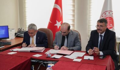 Kütahya Belediyesi’nden kültürel protokol