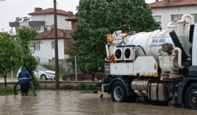 Manisa Selendi’de sağanak yağış teyakkuza geçirdi