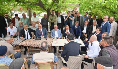 Manisalı vekiller vatandaşlarla buluştu