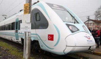 Milli elektrikli tren yolculu sefere başlıyor