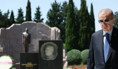 Aliyev’in kabriyle şehitliklere Erdoğan’dan ziyaret