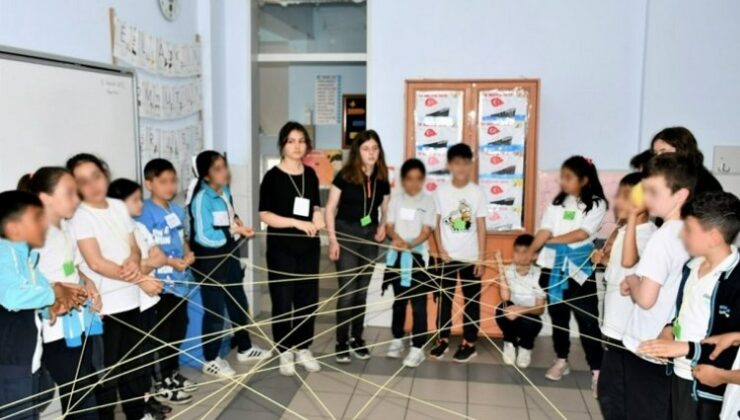 Gönüllülerden “çocuk hakları” çalışması