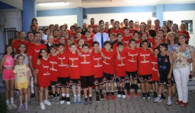 Güzelbahçe basketbolda zirvede
