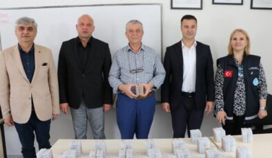 Manisa Gölmarmara’da ana arılar üreticilerle buluştu