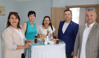 Marmaris’te seçim küskünleri barıştı
