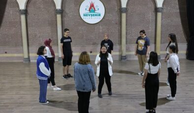 Nevşehir’de yaratıcı drama ve tiyatro kursu başladı