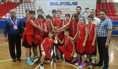 Okullararası basketbolda Bursa temsilcisi Türkiye 2.’si oldu