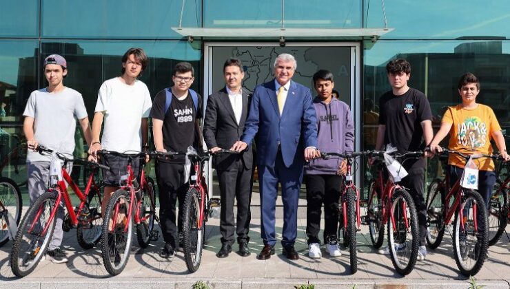 Sakarya eğitim ve sporda başarıyı ödüllendirdi