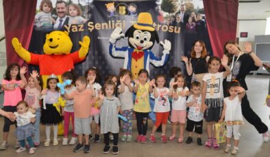 Tiyatro Festivali’ne izleyici akını