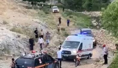 Adıyaman’da suya balıklama atlayan genç kayalara çakıldı!