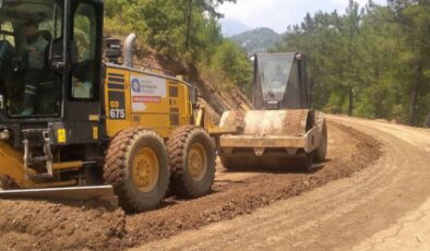 Alanya Beldibi yolunda asfalt hazırlığı sürüyor