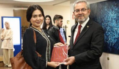 Ankara Üniversitesi’nde uluslararası mezunlara veda