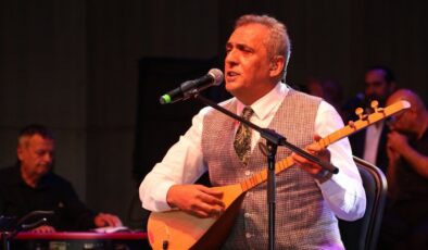 Âşık Veysel türkülerine Yavuz Bingöl yorumu