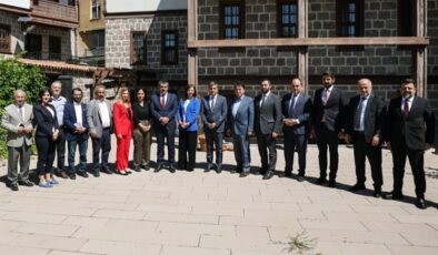 Bakan Tekin ‘Anadolu’ yayıncılarıyla buluştu