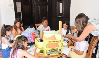 Bozüyük’te atık malzemeler kostüme dönüşüyor