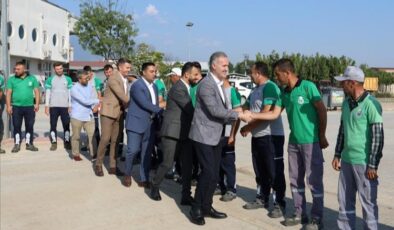 Bursa İnegöl mesaiye personeli kutlayarak başladı