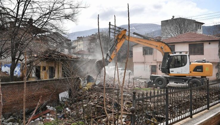 Bursa Osmangazi kaçak ve metruklardan temizleniyor