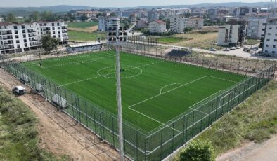Bursa’da Akçalar’a futbol sahası