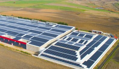 CW Enerji çatıları güneşle buluşturarak karbon salınımının önüne geçiyor