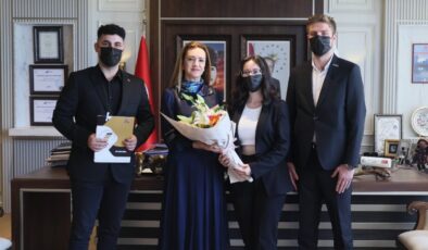 DEÜ İşletme Öğrenci Topluluğu’na üç ödül