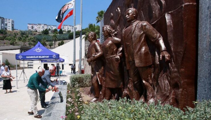 İzmir Karabağlar’da aydınlar özlemle anıldı