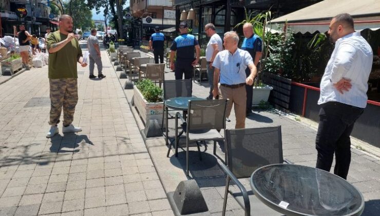 İzmit Zabıtası’ndan kaldırım işgali denetimi