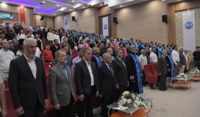 Kayseri Üniversitesi’nde mezuniyet sevinci