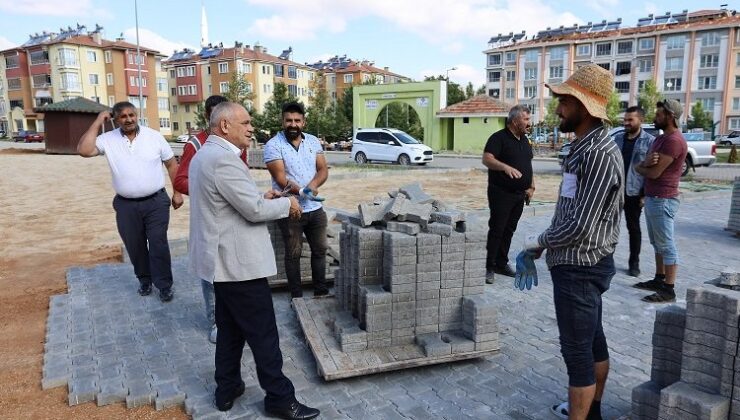 Kayseri Yahyalı yollarında parke çalışması