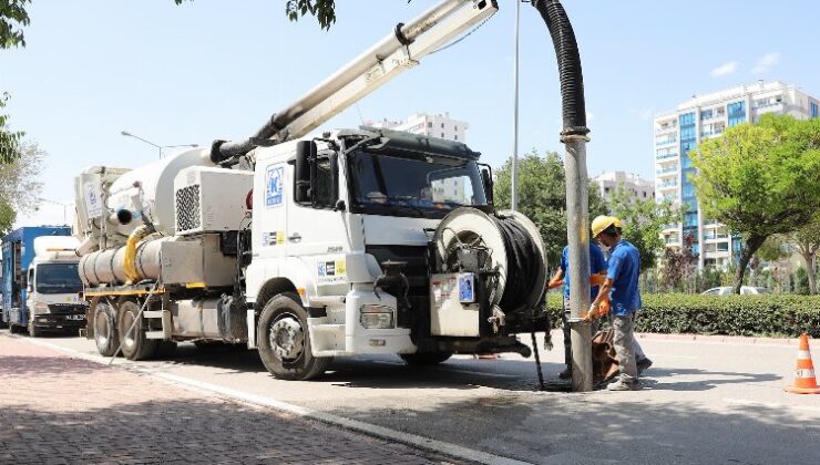 Konya olası risklere karşı kanalları temizliyor